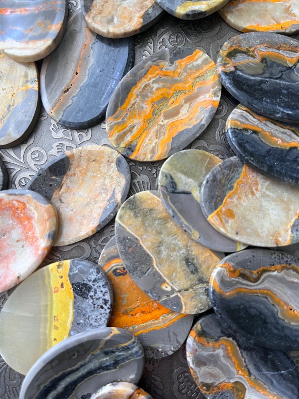 Bumblebee Jasper worry stone - Picture 3 of 4